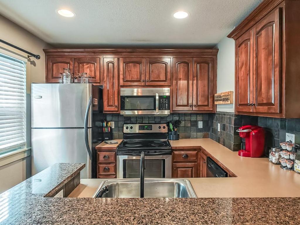 Quiet Plaza Two Bedroom 2 Bathroom Kansas City Exterior foto